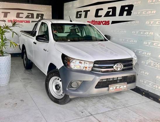 TOYOTA HILUX 2.8 D-4D TURBO DIESEL CS 4X4 MANUAL TOYOTA HILUX 2.8 D-4D TURBO DIESEL CS 4X4 MANUAL